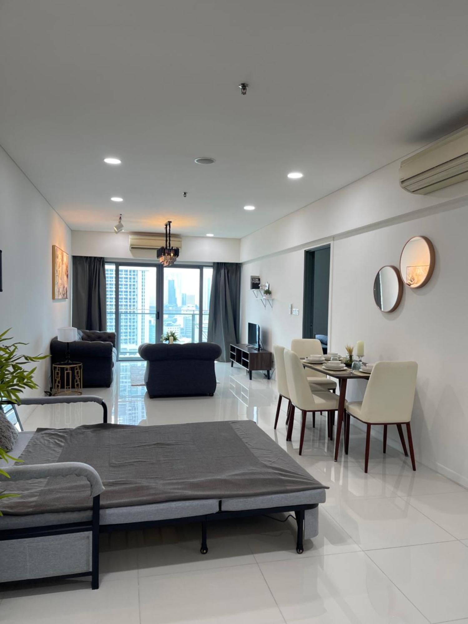 Summer Suites Klcc By Impexia Куала-Лумпур Экстерьер фото